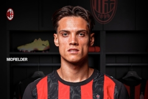 雷竞技中国-里奇：我认为自己能够帮助米兰，三中场居中的位置最适合我